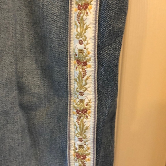 Hollister Skinny Jeans With Flower Trim - Picture 2 of 3